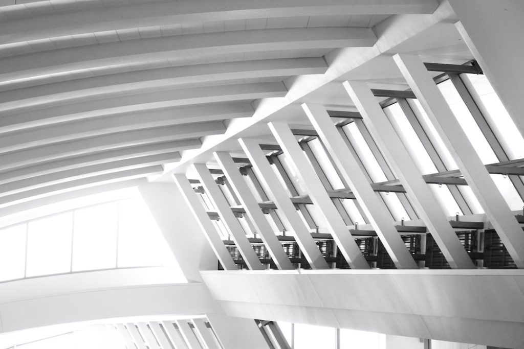 Samochód na parkingu na lotnisku