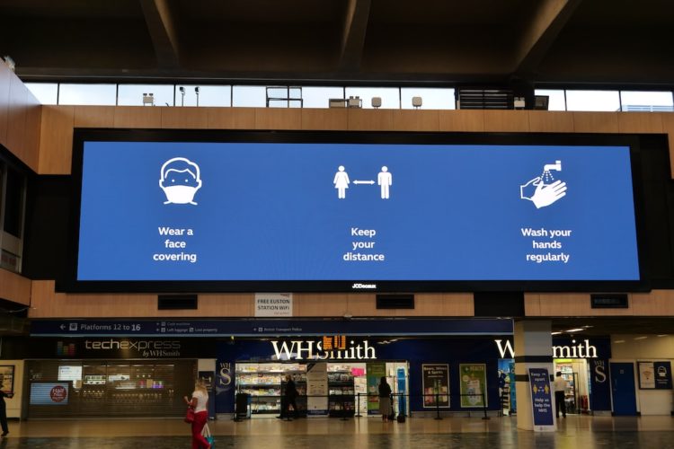 parking przy lotnisku z możliwością oszczędzania