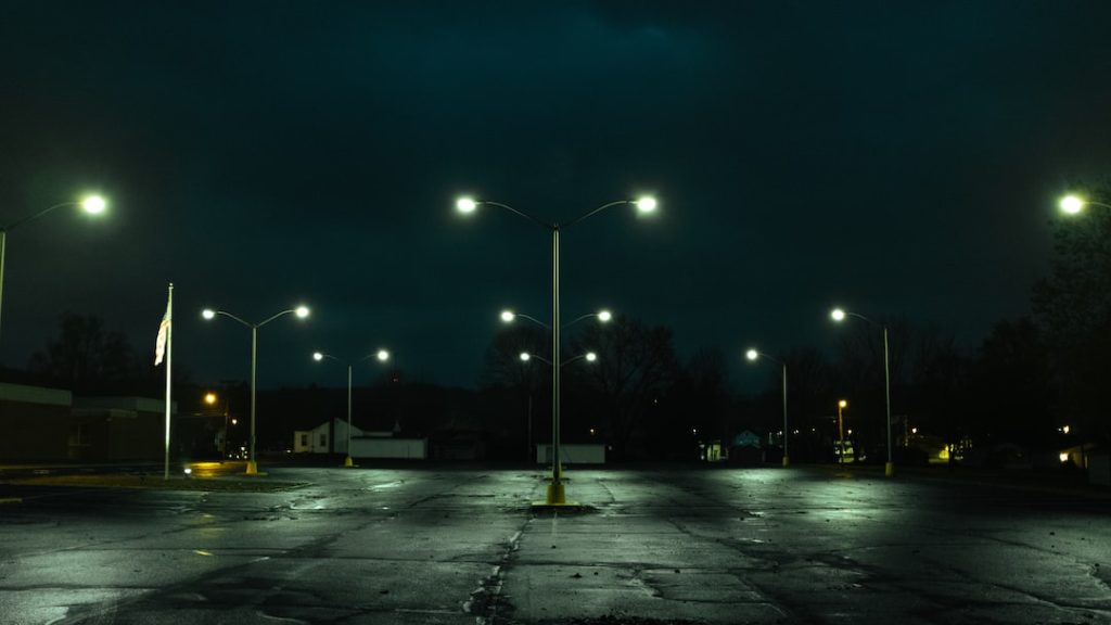 Parking przy Lotnisku Poznań-Ławica