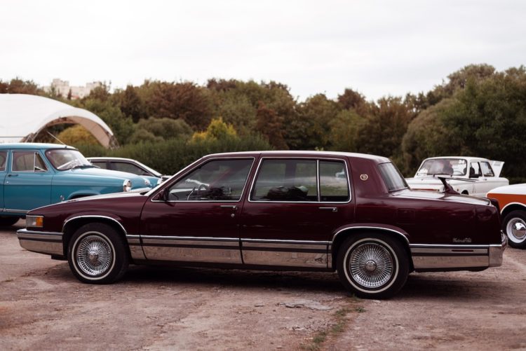 Najlepsze parkingi w Mińsku Mazowieckim: gdzie zaparkować bez problemu?