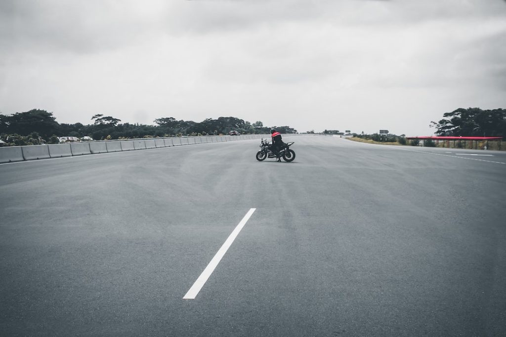 Miejsce parkingowe dla motocykli w mieście