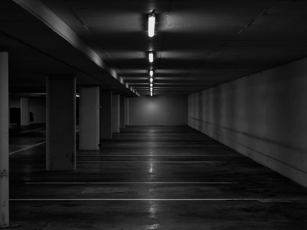 Podziemny parking w mieście