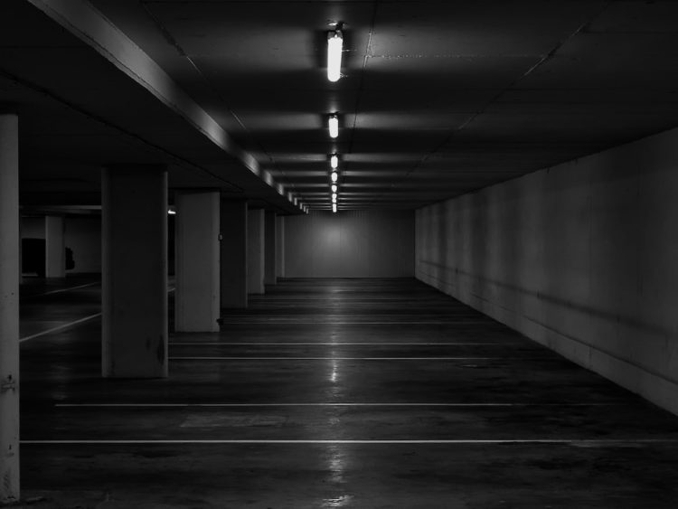 Podziemny parking w mieście