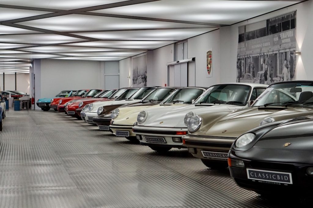 Parking dla rowerów w miejscu publicznym w Łodzi