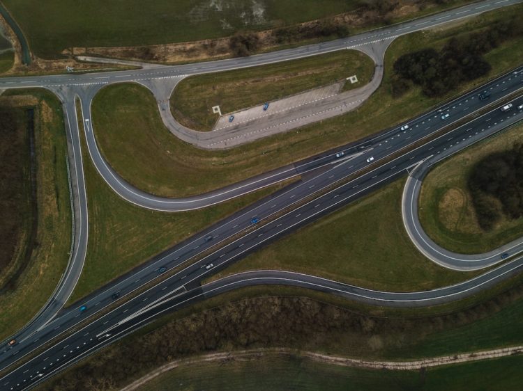 Parking przy autostradzie dla podróżnych