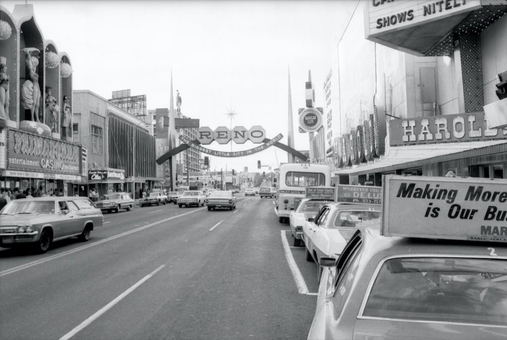 Zdjęcie parkingu przy autostradzie A1