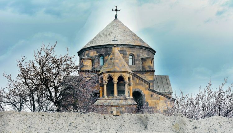 Zdjęcie armeńskiego kościoła w Kaukazie