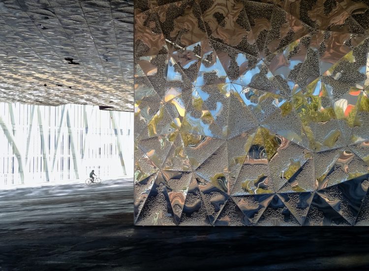 Obrazy i rzeźby w hiszpańskim muzeum