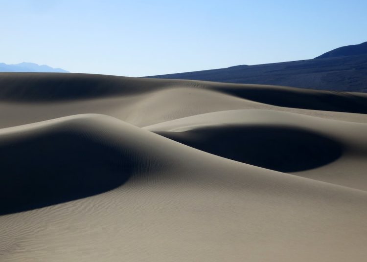 Niemiecki park narodowy na tle gór
