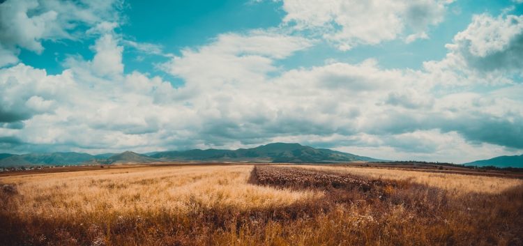 Tajemnicze jaskinie i wodospady w Armenii