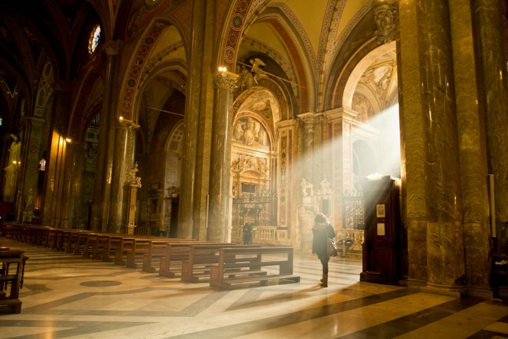 Parkowanie samochodu w centrum Rzymu