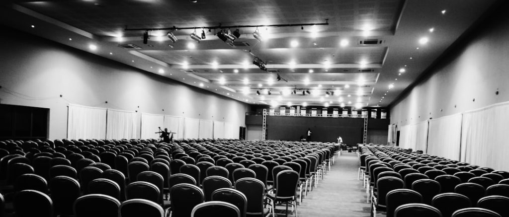 Ruch uliczny i parkowanie w Kampali, Uganda