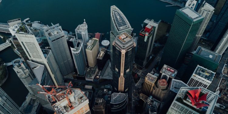 Parkowanie na ulicy w Singapurze z dala od strefy płatnego parkowania