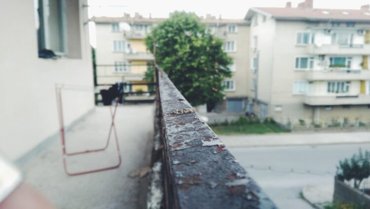 Sposób na prawidłowe parkowanie równoległe z lewej strony