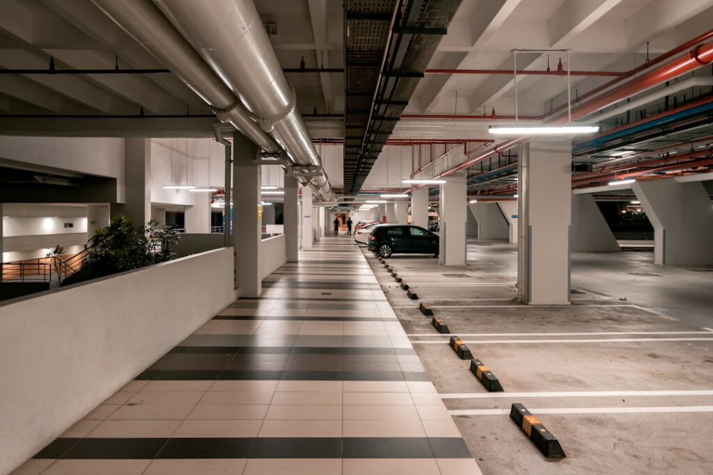 Zdjęcie parkingu w Szczecinie prezentujące aktualne stawki