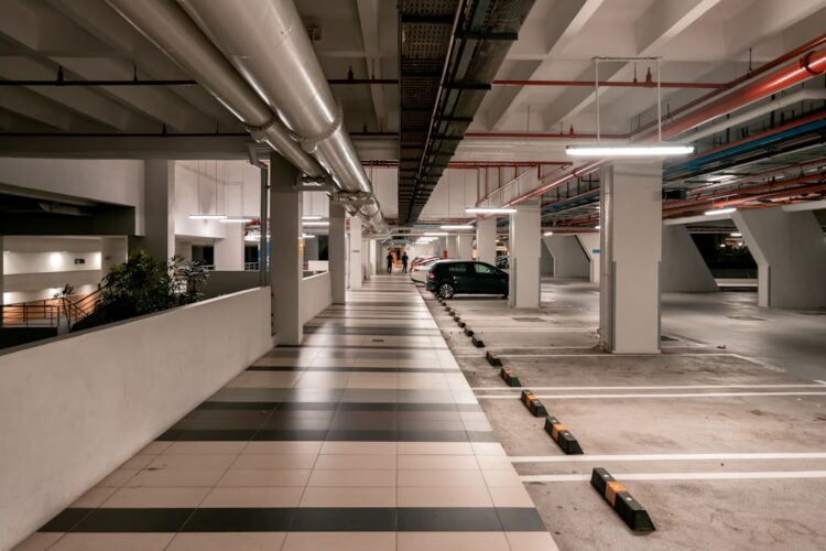 Zdjęcie parkingu w Szczecinie prezentujące aktualne stawki