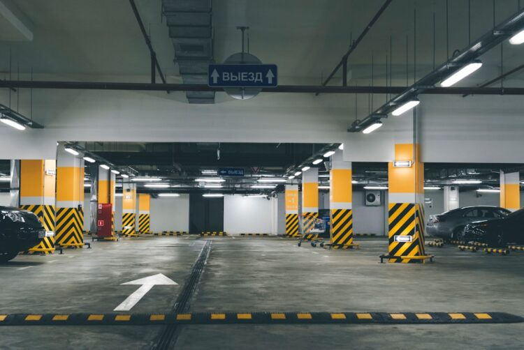 Naklejka do mobilnego parkowania na przedniej szybie samochodu