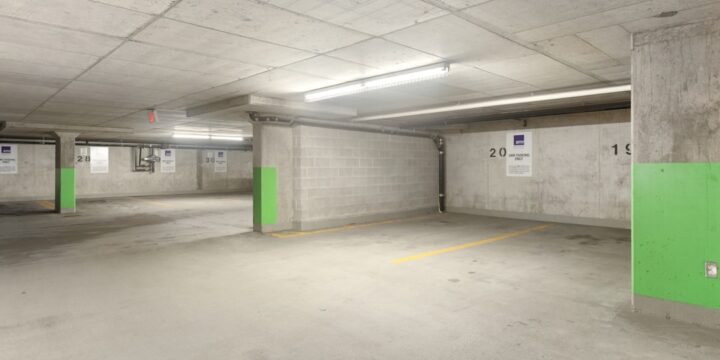 Parkowanie w Nîmes: przewodnik po strefach i parkingach na 2026 rok