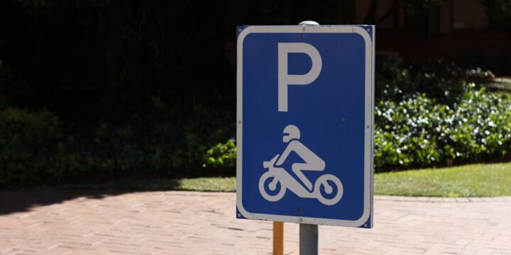 Parkowanie w Oradei - widok na strefy parkingowe