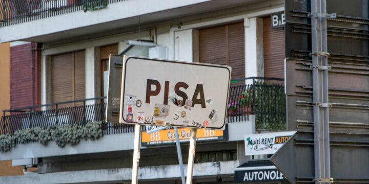 Parkowanie w Pizie: strefy, opłaty i miejsca