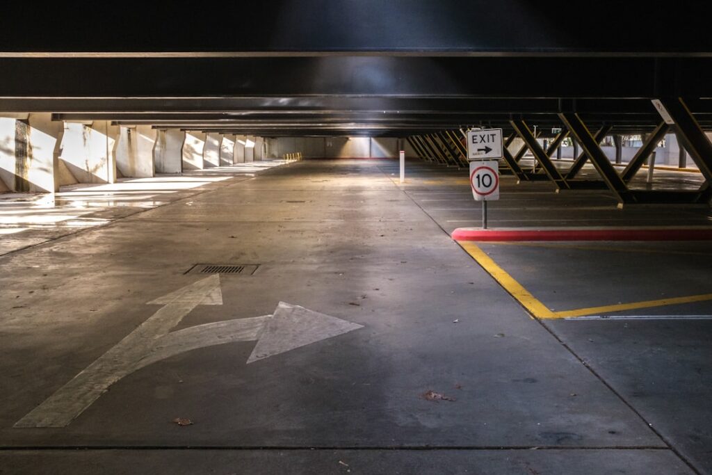 Parking w Swansea – kompletny przewodnik na 2026 rok: strefy, opłaty i najlepsze miejsca