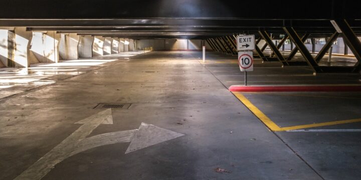 Parking w Swansea – kompletny przewodnik na 2026 rok: strefy, opłaty i najlepsze miejsca