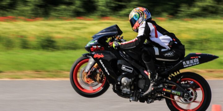 Motocykl zaparkowany bezpiecznie w Białymstoku