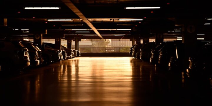 Parking w Jork – przewodnik po lokalizacjach, opłatach i praktycznych poradach