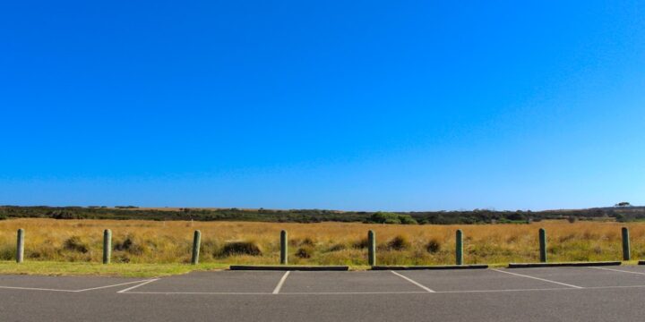 Zdjęcie parkingu w Wilhelmshaven z 2026 roku, ukazujące lokalizacje i strukturę