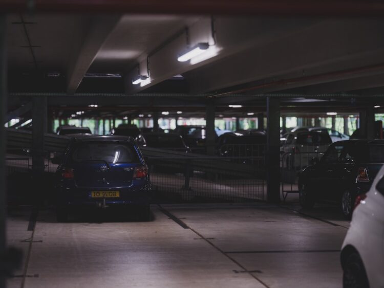 Parkowanie w Wels, przewodnik 2026: bezstresowe miejsca parkingowe