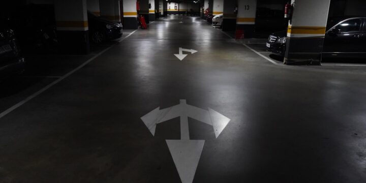 Parking w Tours - Przewodnik 2026, lokalizacje, ceny i porady