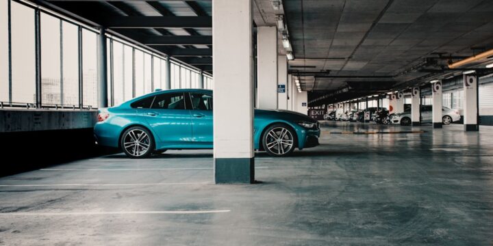 Parking w centrum Weronie