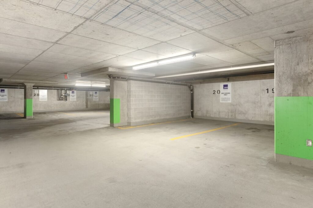 Porównanie cen i udogodnień na parkingu Ławica w 2026 roku