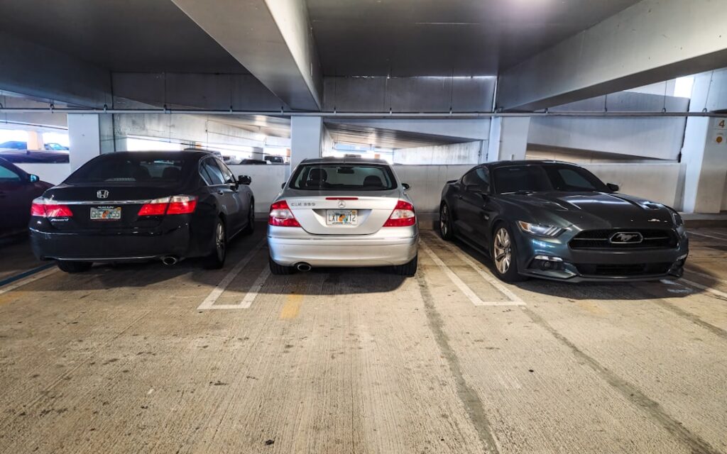 Parking przy Galerii Dominikańskiej