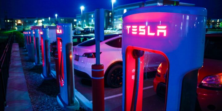 Parking z ładowarką elektryczną w Gdańsku