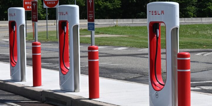 Parkingi z ładowarkami elektrycznymi w Szczecinie