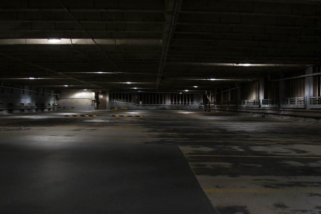 Parking przy Galerii Bronowice w 2026 roku z inteligentnym systemem i darmowymi miejscami