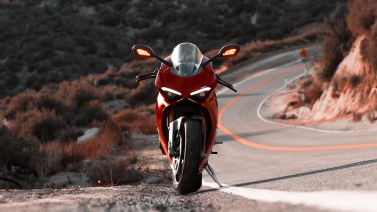 Parking motocyklowy w Lublinie z lokalizacjami, cenami i udogodnieniami