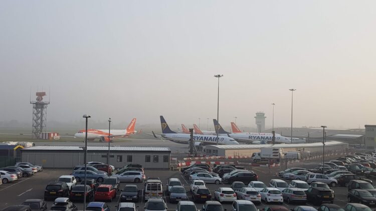 Parking lotniskowy Strachowice na rok 2026