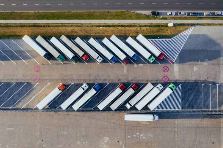 Parking dla TIR w Łodzi, przewodnik 2026: lokalizacje, ceny, udogodnienia i bezpieczeństwo