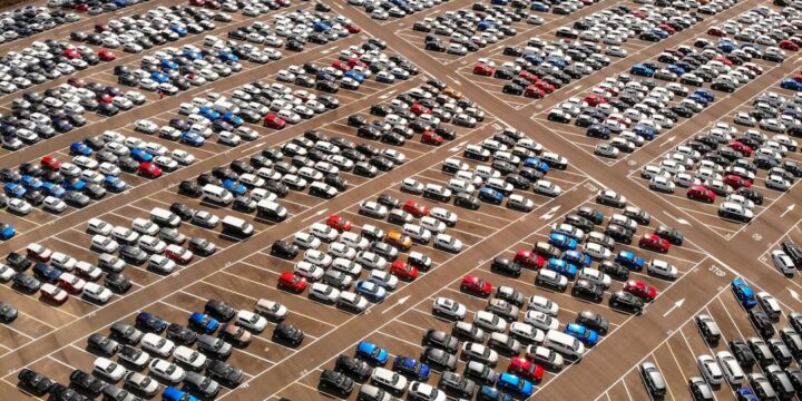 Zdjęcie przedstawiające parking przy Wola Park