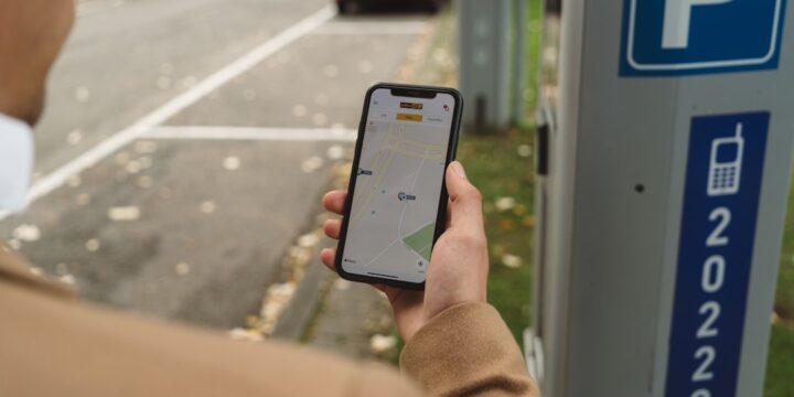 Parking przy lotnisku w Rębiechowie
