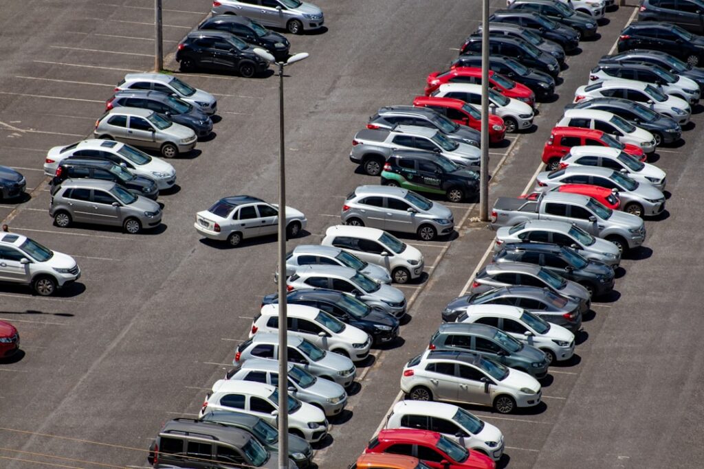 Strzeżony parking przy lotnisku Modlin