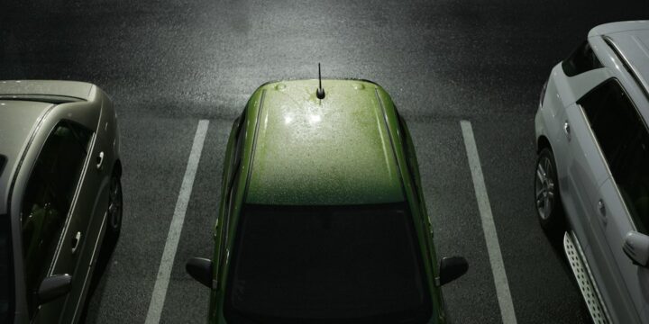 Parking przy centrum handlowym Atrium Promenada