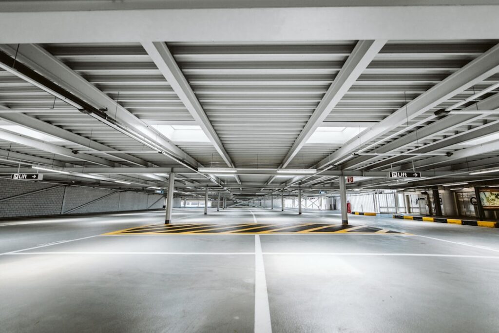 Parking przy Galerii Mokotów w Warszawie