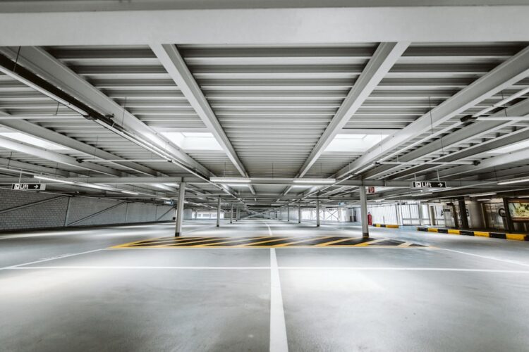 Parking przy Galerii Mokotów w Warszawie