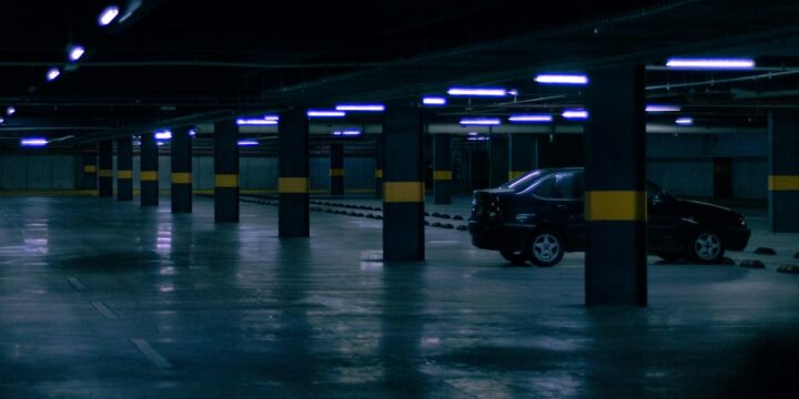 Parking przy Alei Bielany