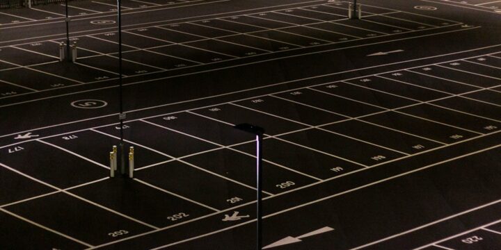 Parking przy centrum handlowym Atrium Copernicus w Toruniu