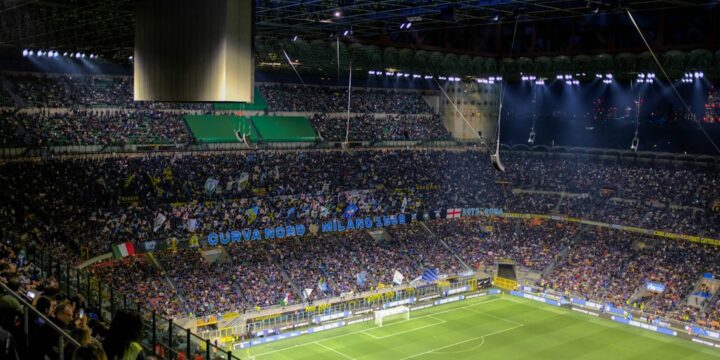Parking przy Stadionie Wisły Kraków w dniu meczu