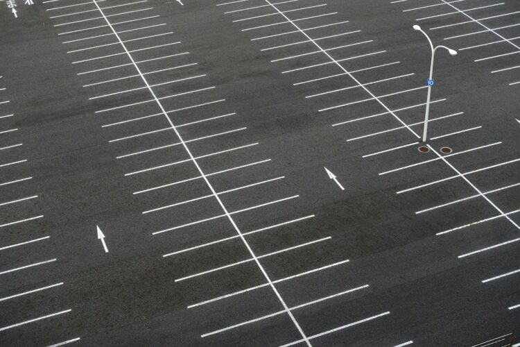 Parking przy ZOO we Wrocławiu i dojście do wejścia